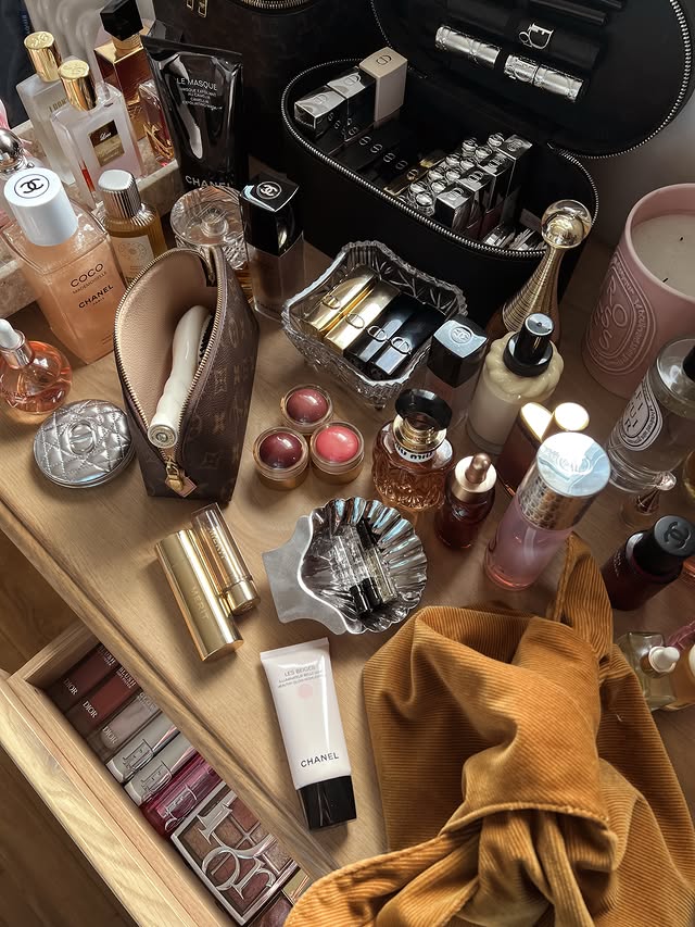 Instagram post by @shes_lj_ for Diptyque. Caption reads: This is what “just browsing” looks like 🧑🏽‍🩰....