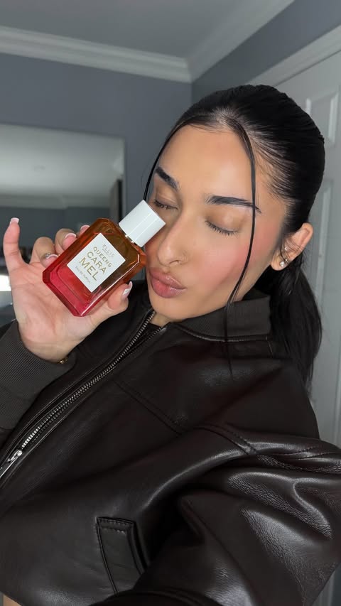 Instagram post by @cassiidyy7 for Ellis Brooklyn. Caption reads: [...] from miles away with this @ellisbrooklyn....