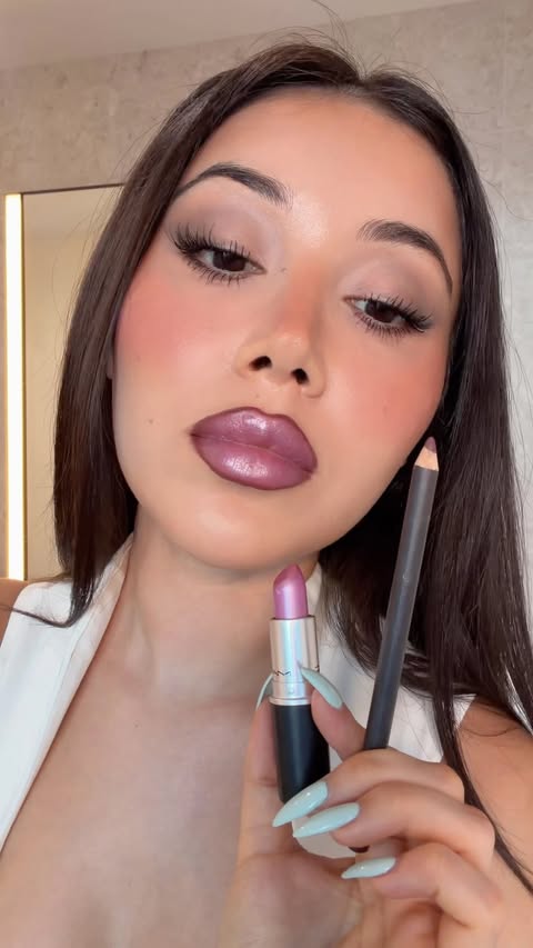 Instagram post by @nazliayunus for M·A·C Cosmetics. Caption reads: @maccosmetics frost is back @macys !!!!! ✨✨✨ stone....