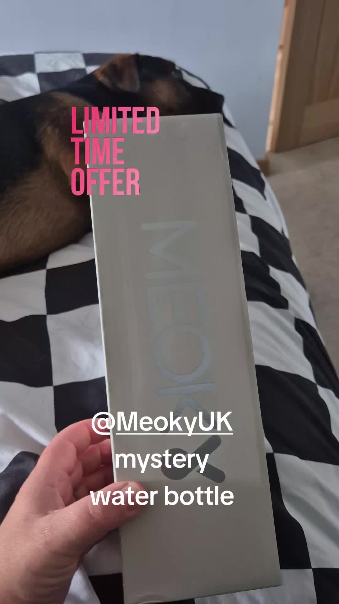 TikTok post by @emmaxshann27 for Meoky Cup. Caption reads: WOW stay hydrated in style with the Meoky 40 Oz....