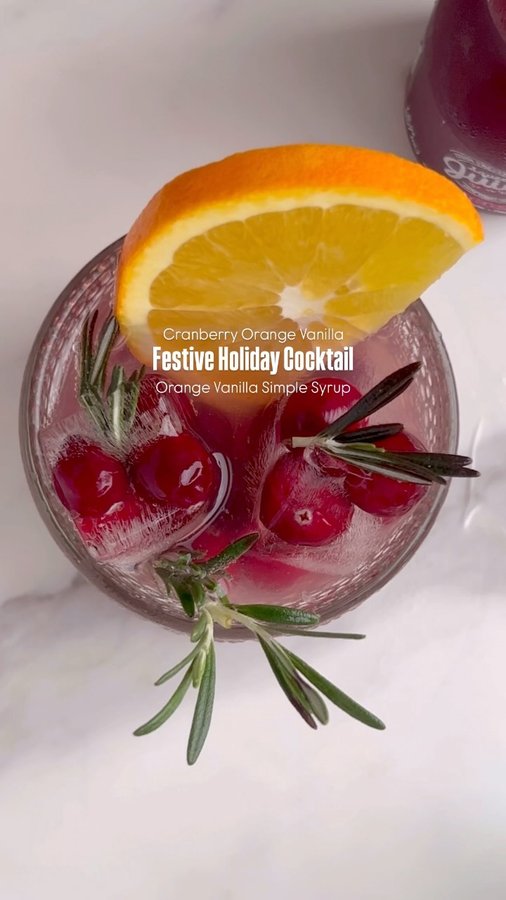 Instagram post by an influencer for The Squeezed Juice. Caption reads: [...] cocktail 🍹 featuring @thesqueezedjuice....