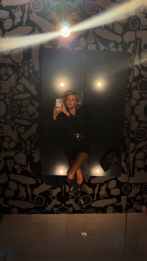 Instagram post by @amydewinter for PINKO. Caption reads: [...] took advantage of it. 🙂

Outfit is....