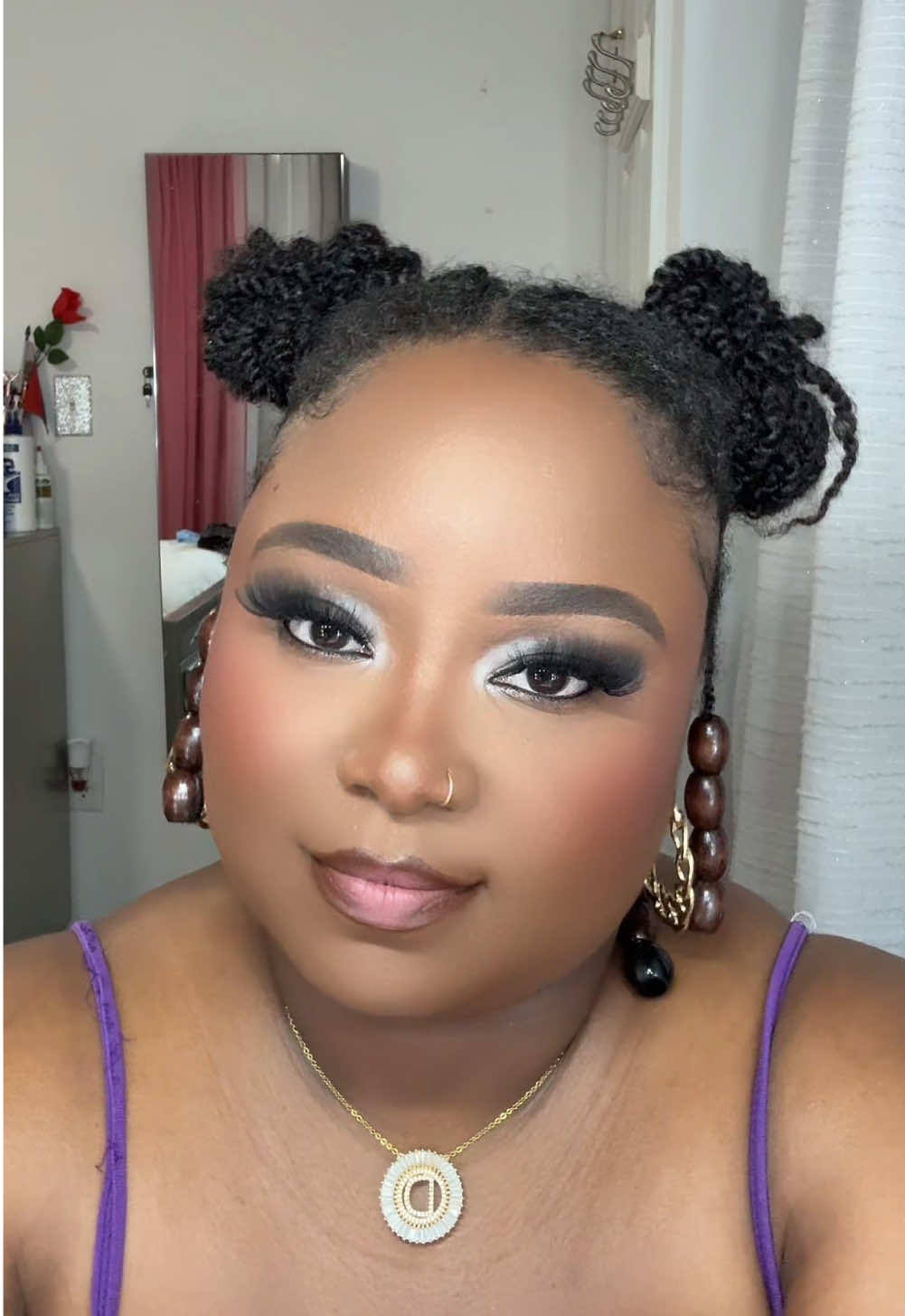 TikTok post by @glow.with.d1 for Beautyblender. Caption reads: [...] Beauty @Charlotte Tilbury @Beautyblender....