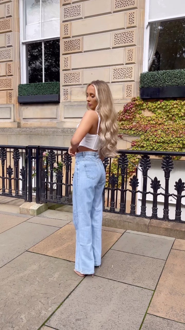 Instagram post by @jennaaorr for ISAWITFIRST. Caption reads: @isawitfirst 

JENNAO for ££ off.