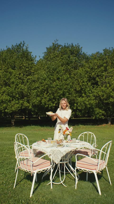 Instagram post by @sarahlouisefraser for MYER. Caption reads: [...] I set the table using Vue serveware from....