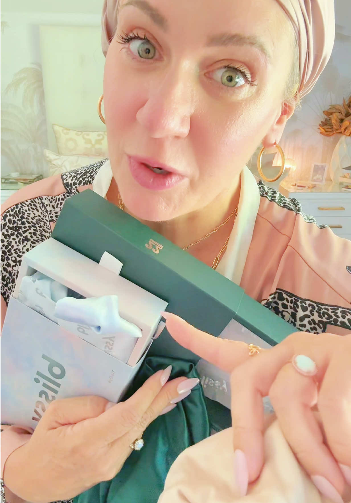 TikTok post by @goodnesshavens for Blissy. Caption reads: [...] #hairbonnet #hairregrowth @Blissy Brand .