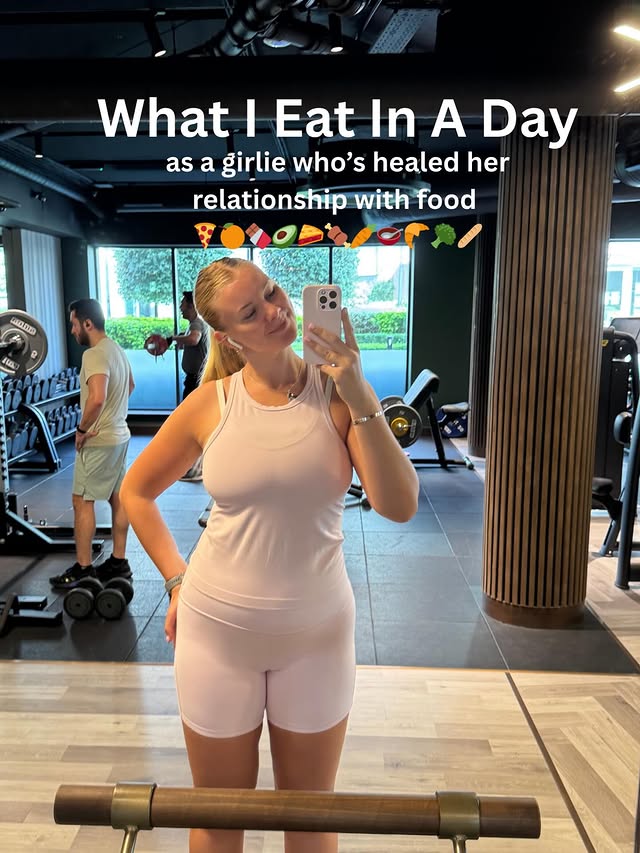 Instagram post by @brookepaintain for NAKED nutrition. Caption reads: [...] my day too :) This day I added in....