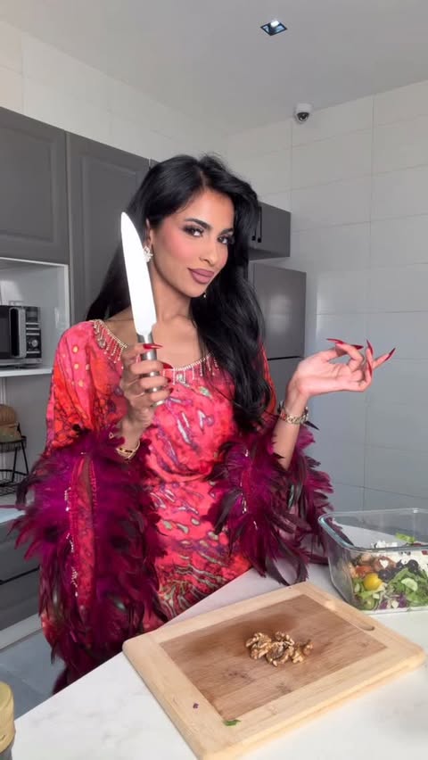 Instagram post by @hala.owais for talabat. Caption reads: [...] Nara smith era , Ramadan version 🌙🌴....