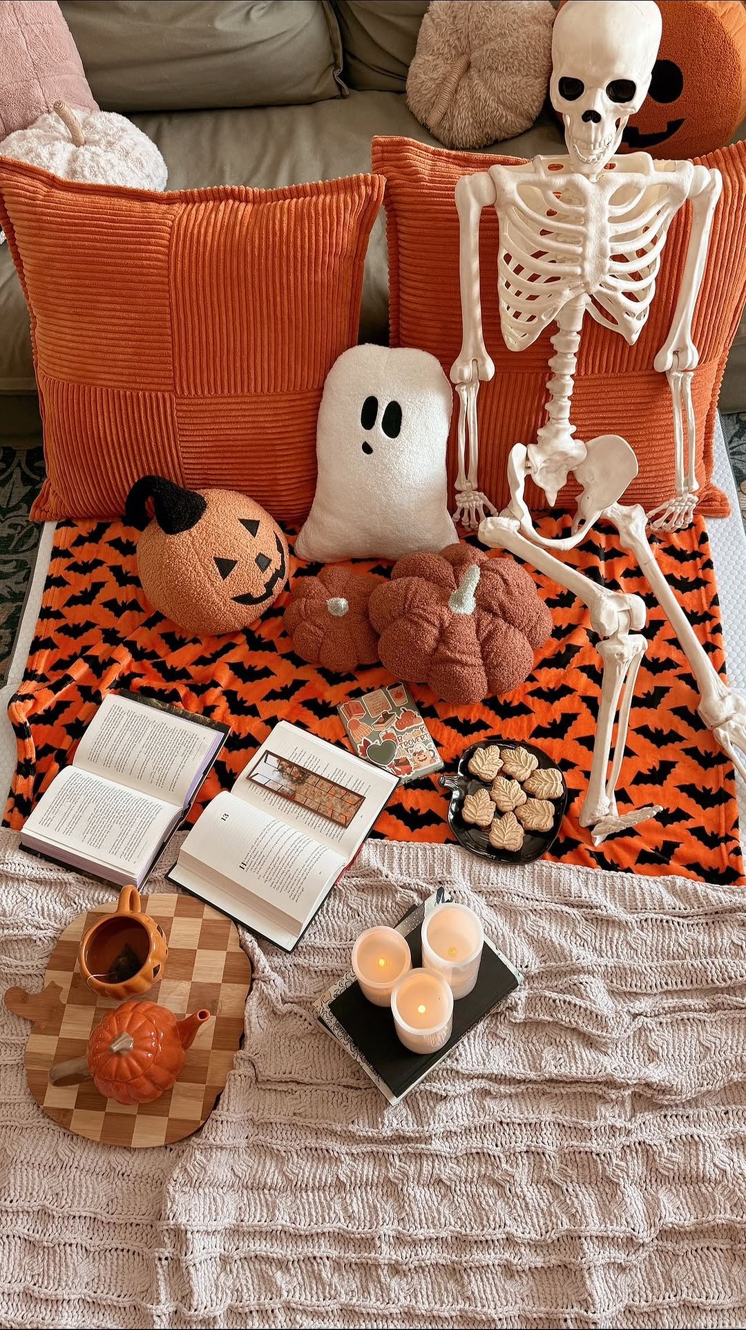 Instagram post by @flashesofstyle for Amazon Books. Caption reads: This is your sign to have a spooky-themed reading....