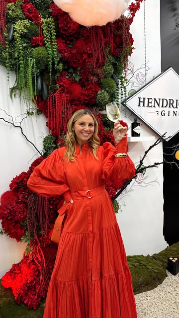 Instagram post by @eloisejaksic for HENDRICK'S GIN. Caption reads: [...] the new permanent expression from....