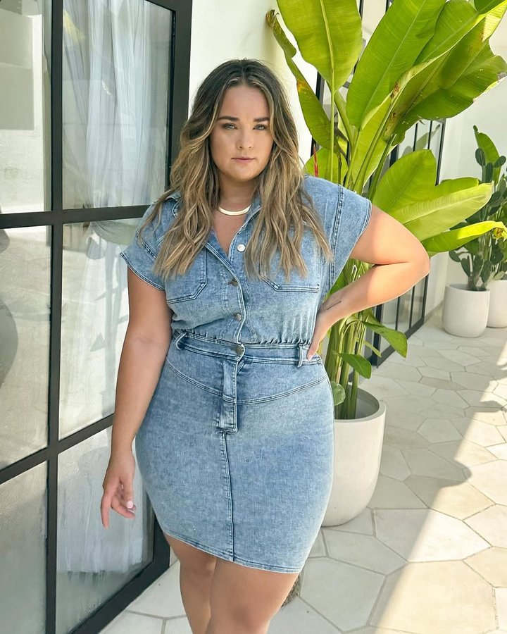 Instagram post by @kate.sommerville for By Amica. Caption reads: [...] A denim dress for the curve ladies!!!....