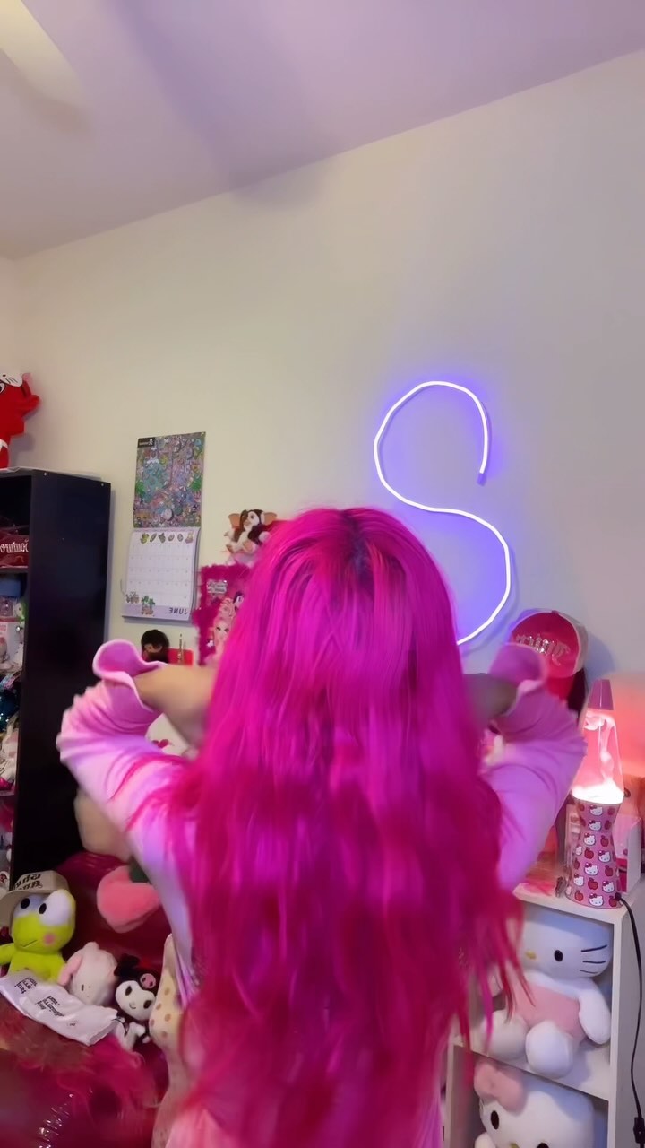 Instagram post by @stxphvnxe for OVERTONECOLOR. Caption reads: ☆ Dis is my fav way 2 prep for a blowout/refresh....
