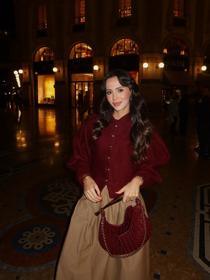 Instagram post by @rojdailaldigurbuz for SUUD COLLECTION. Caption reads: An autumn night to remember 🍂🍁 

Outfit details....