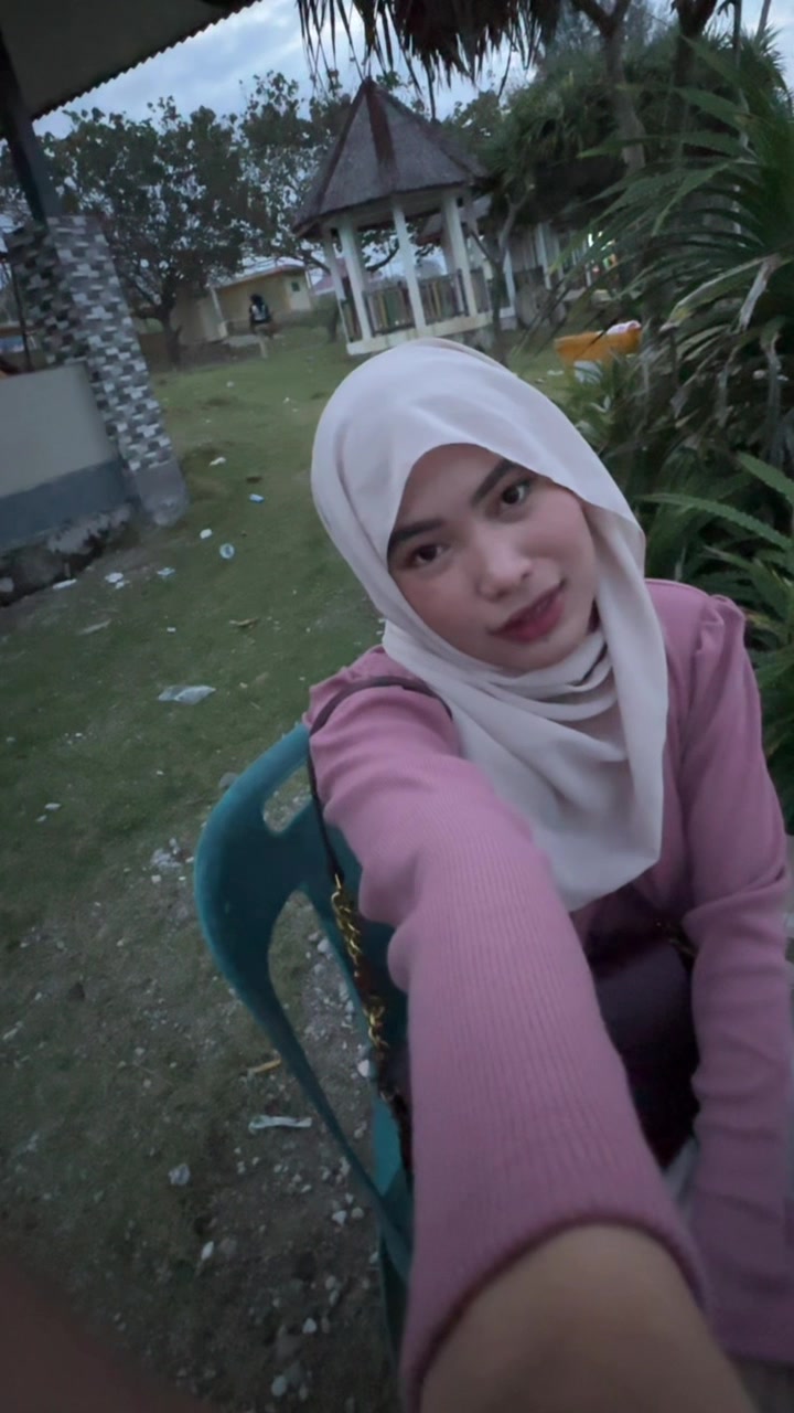 TikTok post by @anisaptrardlaa_ for Unilever. Caption reads: Mau sat,set,anti ribet ya udah pasti Rinso 3in1....