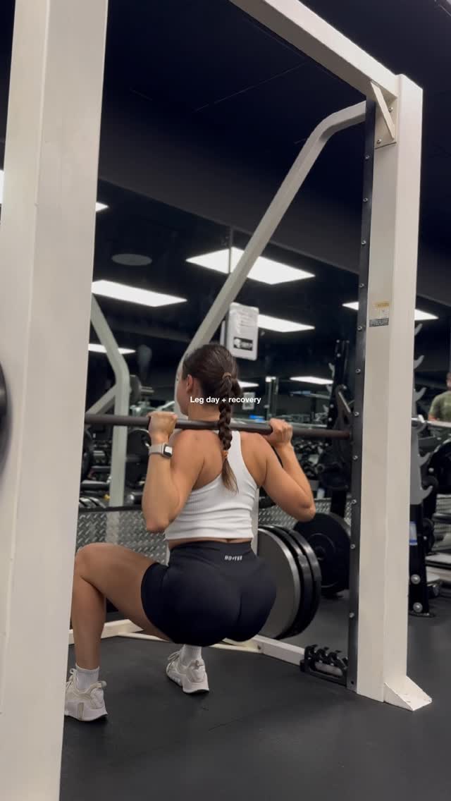 Instagram post by @vrdfitness for RENPHO. Caption reads: Leg day 🤝 Recovery 

Absolutely love my @renpho....