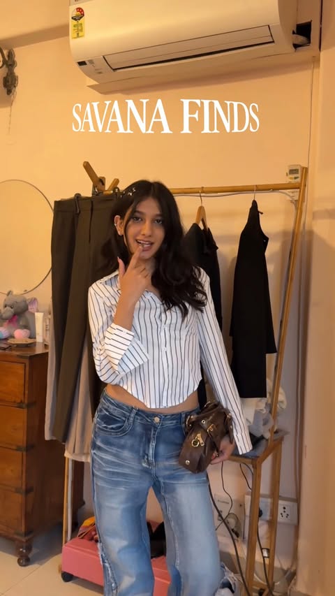 Instagram post by @himanijoshii for Savana. Caption reads: [...] on the yummy outfit 😋 Oufit & bag: @savana....