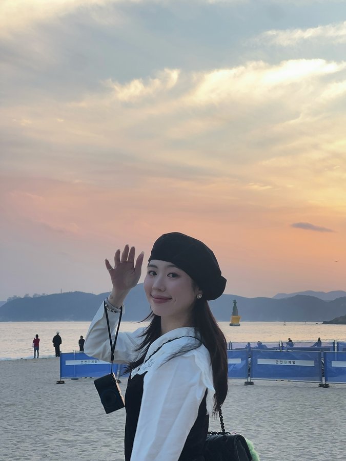 Instagram post by @cindyhhh32 for OLIVE YOUNG. Caption reads: Day 1 with @oliveyoung_global 💫.