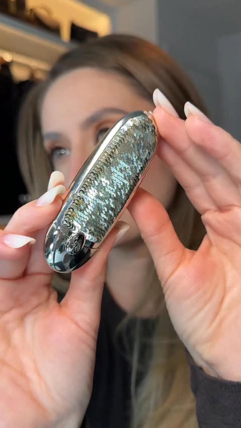 Instagram post by @valentina.fanu for Guerlain. Caption reads: A very festive @guerlain lip 💄✨
Shade Rouge N*35,....