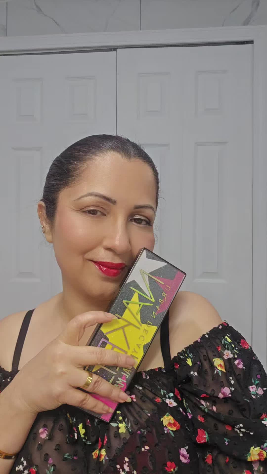 TikTok post by @itsshellyjee for Physicians Formula. Caption reads: [...] eyeliner / kajal by @Physicians Formula....