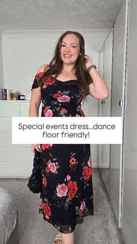 Instagram post by @samantha_ava_grace for BloomChic. Caption reads: [...] dress has got to do the work! Dress....