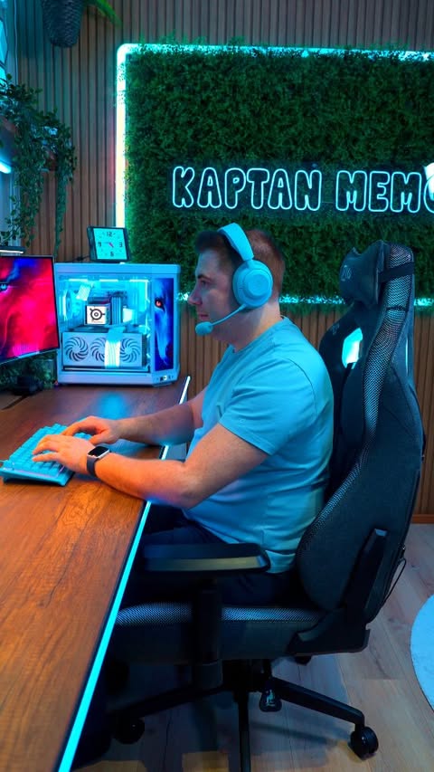 Instagram post by @kaptanmemotv for SteelSeries. Caption reads: [...] Sonunda o muhteşem set tamamlandı.....