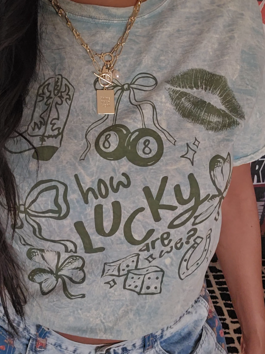 TikTok post by @chicshancreates for Tees2urdoor. Caption reads: [...] #stpatricksdayoutfit #ootd @Tees2urDoor.