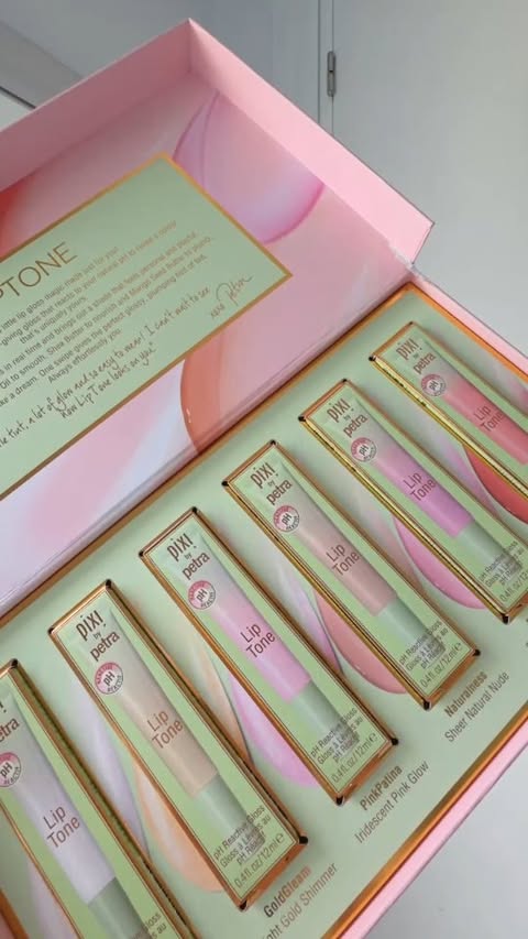 Instagram post by @miittocador for Pixi Beauty. Caption reads: *publi Los brillos de @pixibeauty funcionan con el....