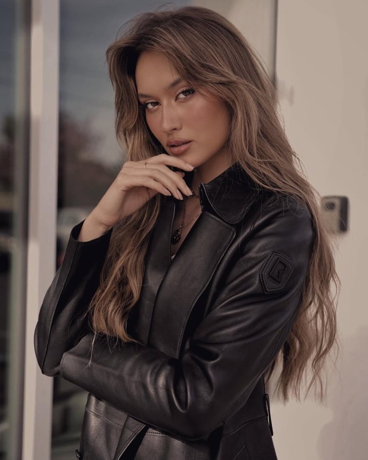 Instagram post by @edenvonweiss for RUDSAK. Caption reads: [...] Lara Croft wears to a dinner party @rudsak....