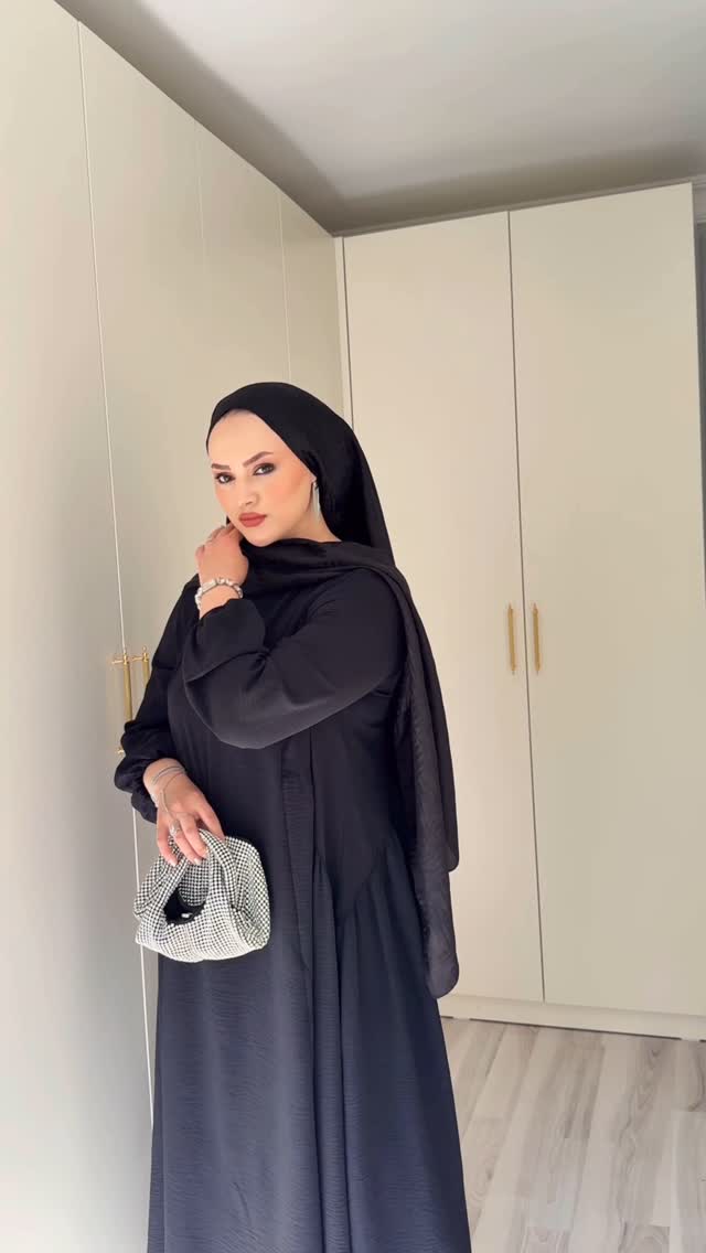 Instagram post by @aysenurakyuuzz for Modanisa. Caption reads: Elbise @modanisa 🧡

#reklam.