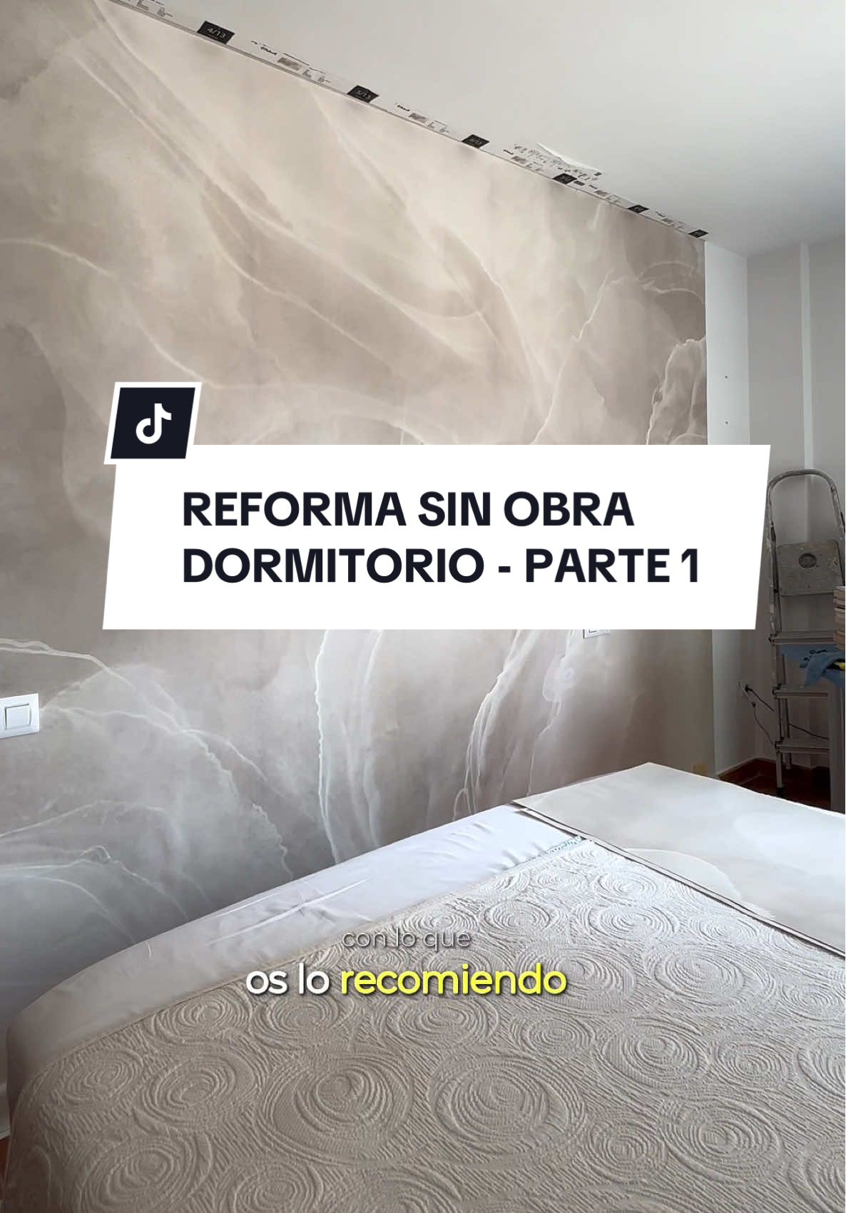 TikTok post by @myhome.adma for Photowall. Caption reads: | REFORMA SIN OBRA DORMITORIO - PARTE 1 | Que....