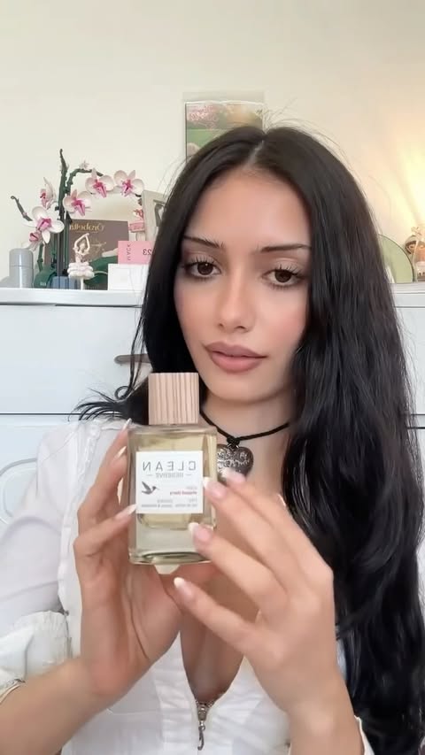 Instagram post by @sakinahjavad for CLEAN BEAUTY COLLECTIVE. Caption reads: found a potential signature scent and it’s none....