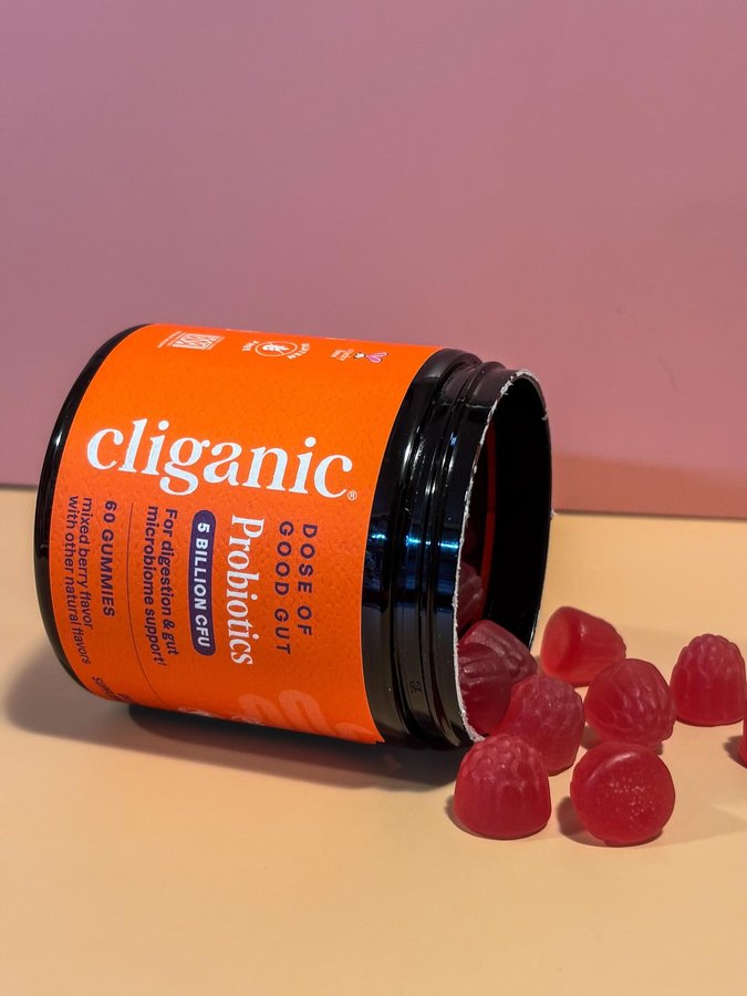 Instagram post by @ihearteverithing for Cliganic. Caption reads: [...] Level up your gut health with @cliganic....