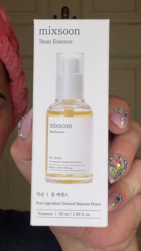 Instagram post by @angelcitro for Mixsoon. Caption reads: This is Mixsoon Bean Essence from @mixsoon_global....