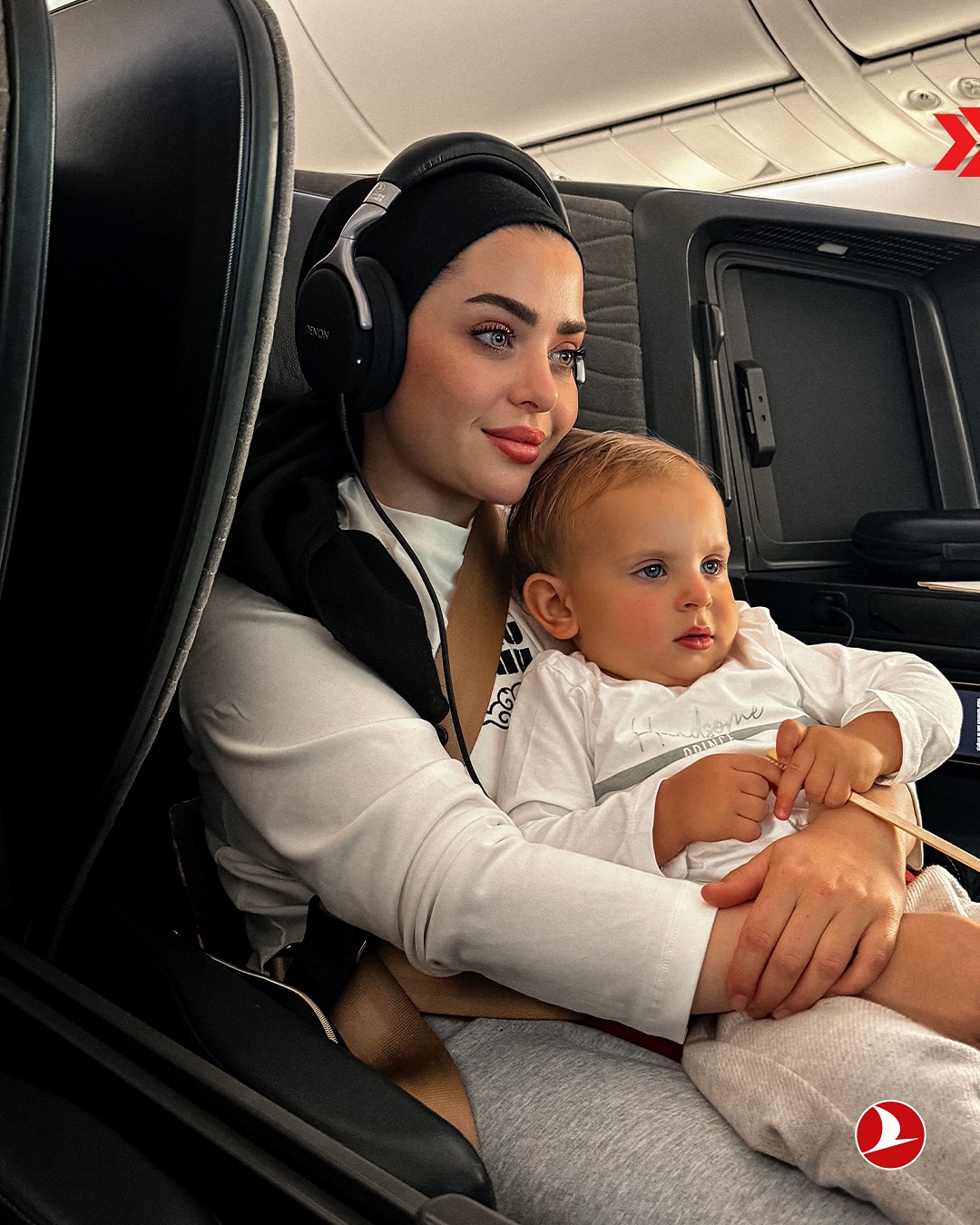 Instagram post by @the.matis for Turkish Airlines. Caption reads: مساحة أوسع، خصوصية أكثر، وراحة تليق بك… هذه هي....