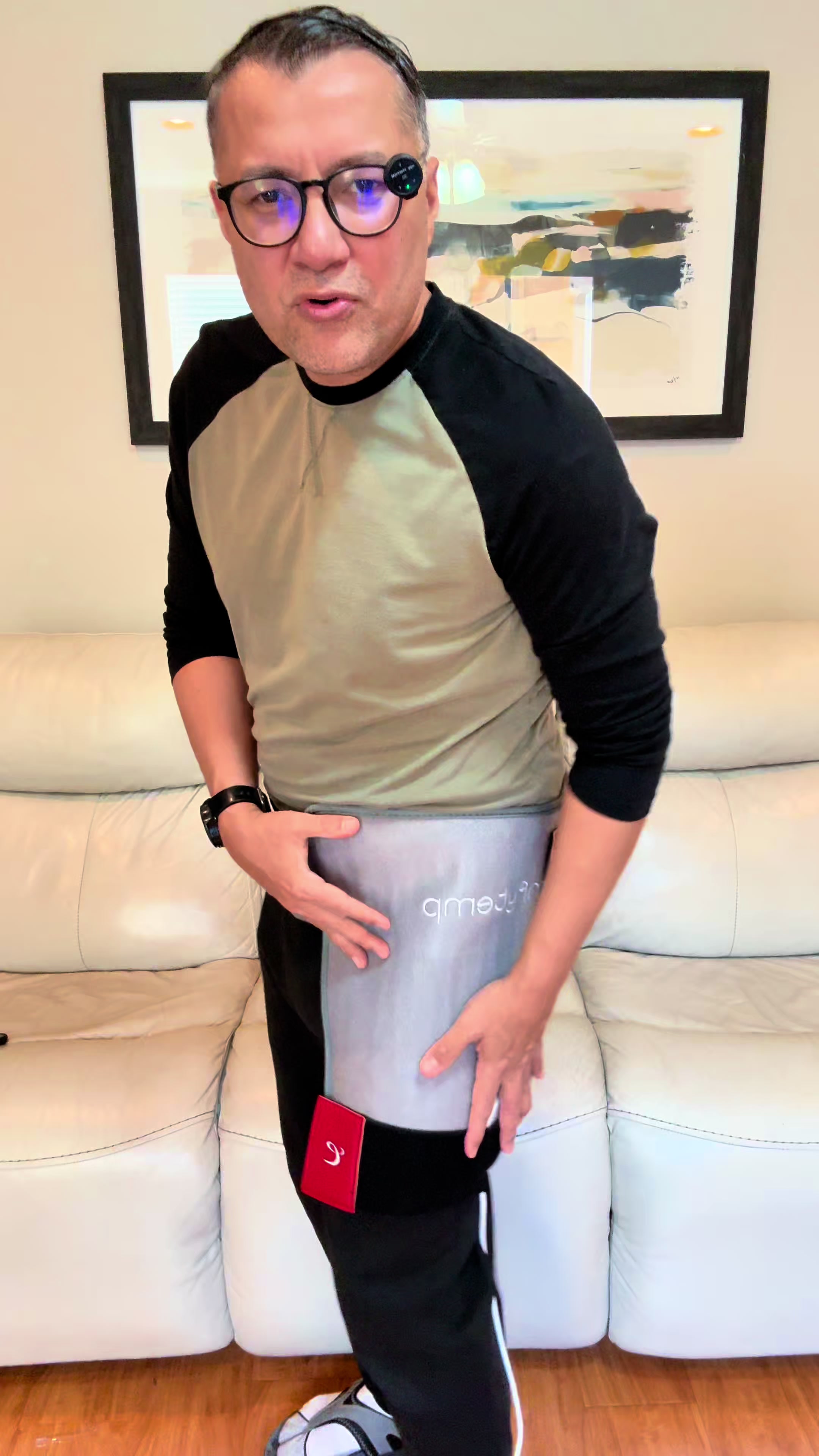 TikTok post by @nanolotiene for Comfytemp. Caption reads: [...] #electricheatingpad #homewellness....