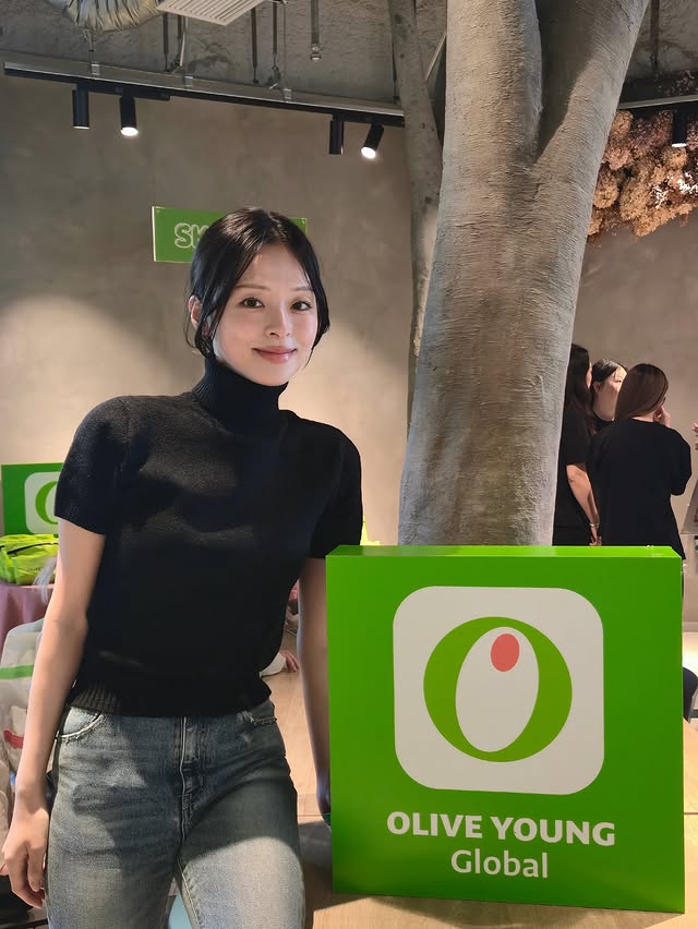 Instagram post by @imkaoori for Olive Young. Caption reads: OLIVE YOUNG Global主催の 「オリグロ ビューティークラブ」に参加してきました💚....