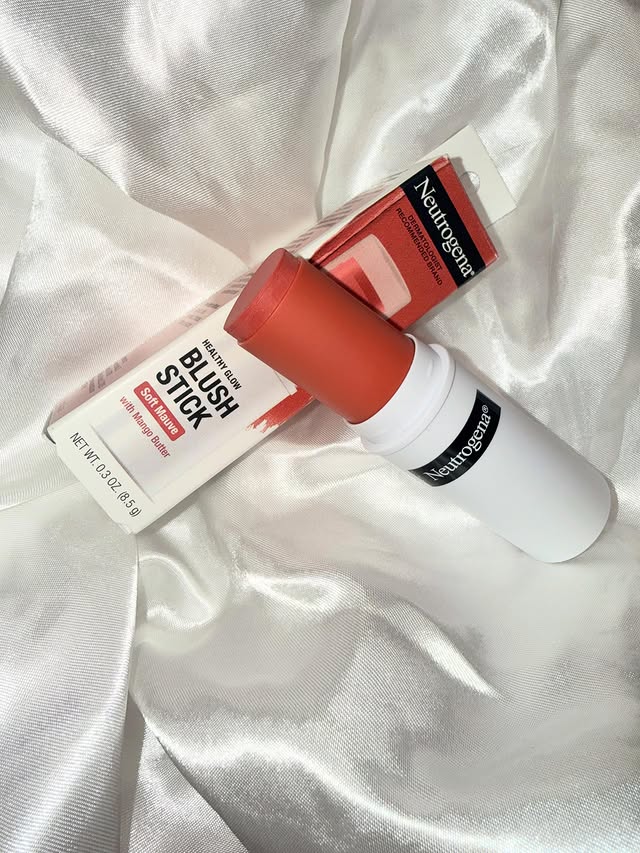 Instagram post by @angelcitro for Neutrogena. Caption reads: Thank You @hometesterclubus and @neutrogena for....
