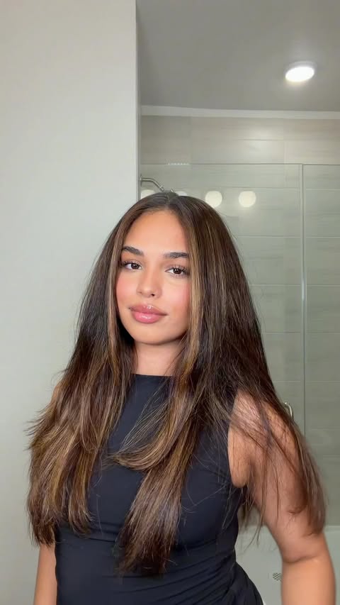 Instagram post by @mariahlovelewis for I Dew Care. Caption reads: Fresh hair in seconds ✨ @idewcare Tap Secret, the....