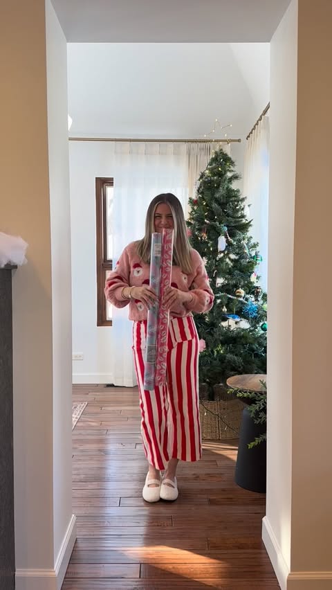 Instagram post by @alisonhavens_ for Hallmark. Caption reads: [...] is officially OPEN ✨🎁
#ad With @hallmark ‘s....