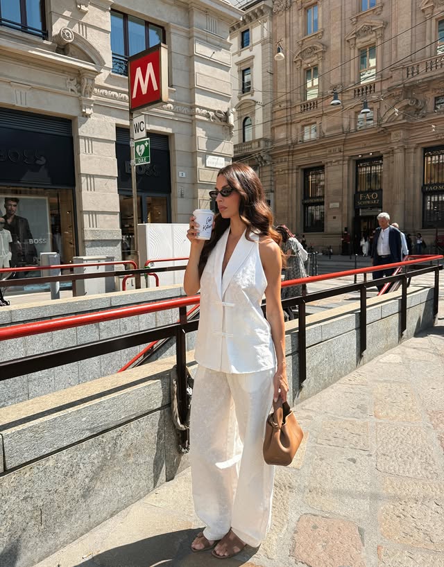 Instagram post by @noemidelp for Lumina Fashion. Caption reads: Just for coffee In Total @lumina_fashion_official....