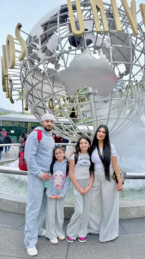 Instagram post by @melissapereira__ for Universal Studios Hollywood. Caption reads: Best.Day.Ever🫶🏽🙌🏽
Our first trip to Universal....