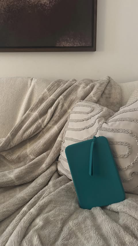 Instagram post by @bbandbhome for Strapsicle. Caption reads: My top 5 kindle accessories 🤍✨ AD | my Strapsicle....