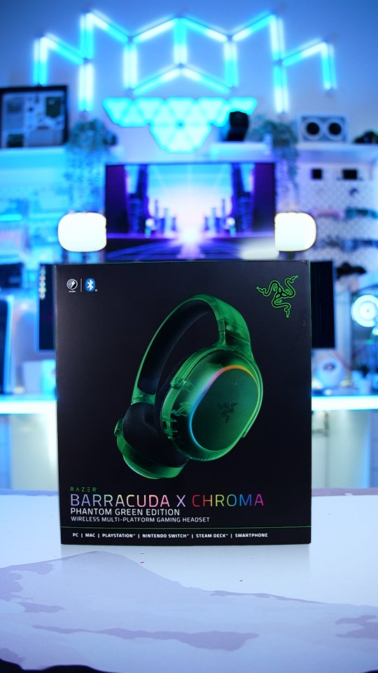 Instagram post by @thatsonazia for Razer. Caption reads: Phantom Green hits different 💚 Step up with....