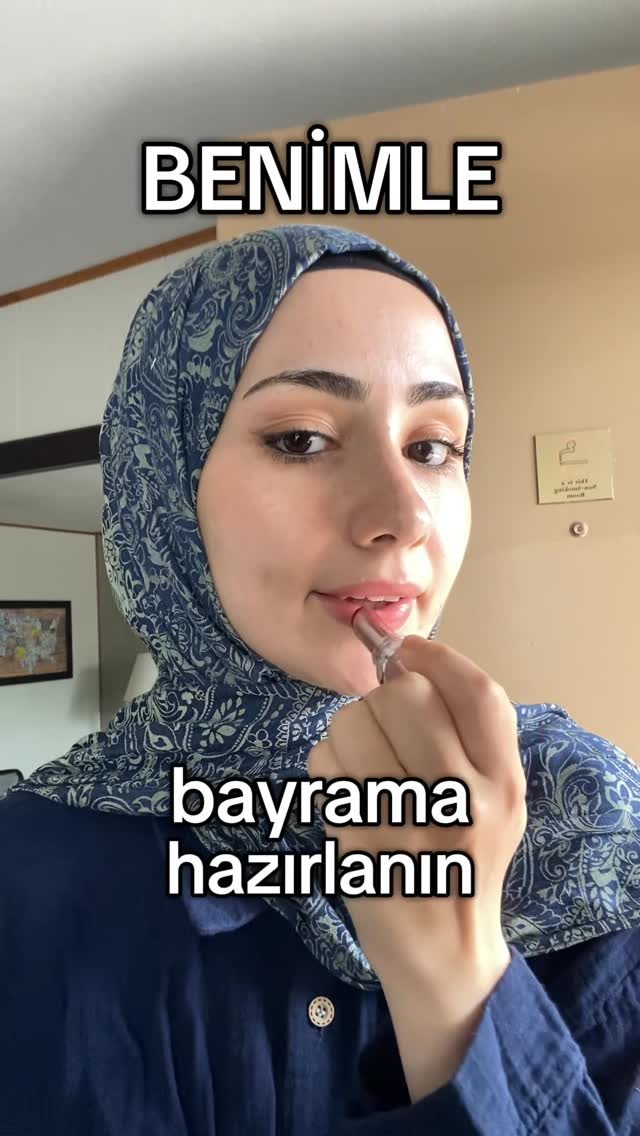 Instagram post by @deniz4kca for L'Oreal Paris. Caption reads: benimle bayrama hazırlanın!! (ama amerika’da🇺🇸)....