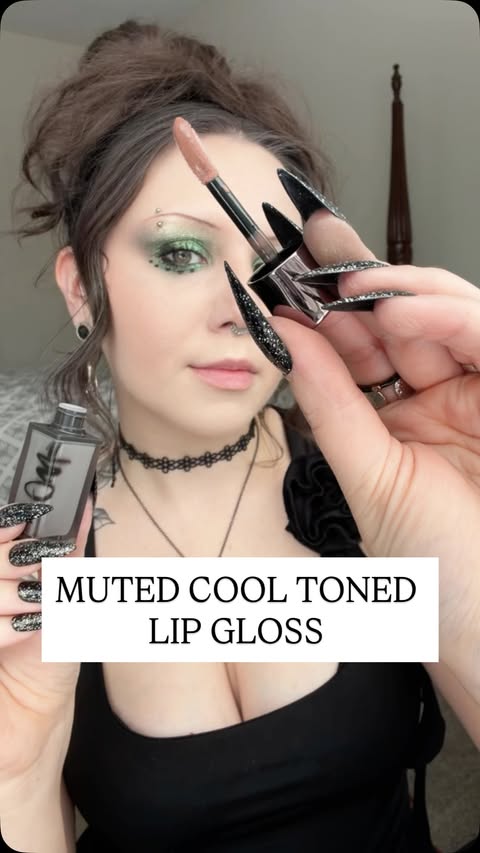 Instagram post by @halle.sparkles for JOOCYEE. Caption reads: [...] lip combo is missing a smoky gloss 🩶....