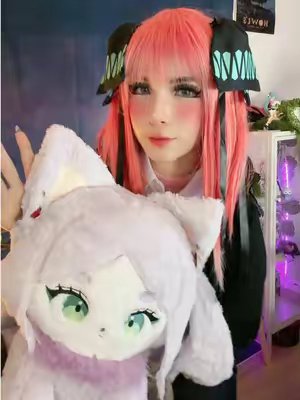 TikTok post by @jessidulce1 for PlushShop. Caption reads: ✨ Hi! My discount code "jessidulce" for Plushshop....