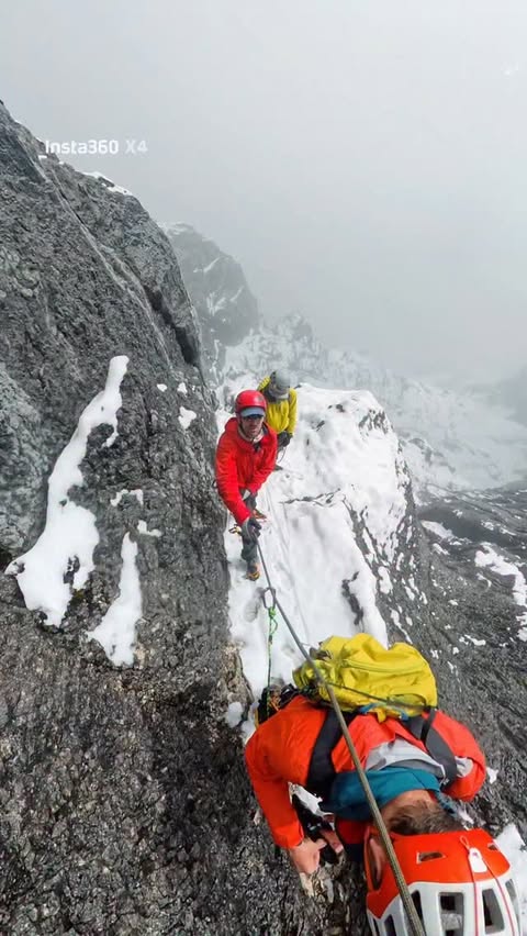 Instagram post by @kentoncool for Milo Perú. Caption reads: Throw back to last week on Carstensz Pyramid. A....