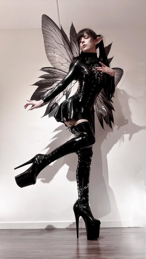 Instagram post by @alnilan_luzia for ROMWE. Caption reads: [...] in the beginning was sent to me by @romwe....