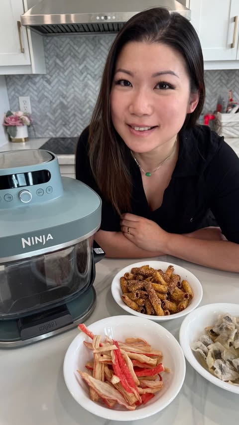 Instagram post by @thecakinggirl for Ninja Kitchen. Caption reads: [...] I made 3 viral chip recipes with my....