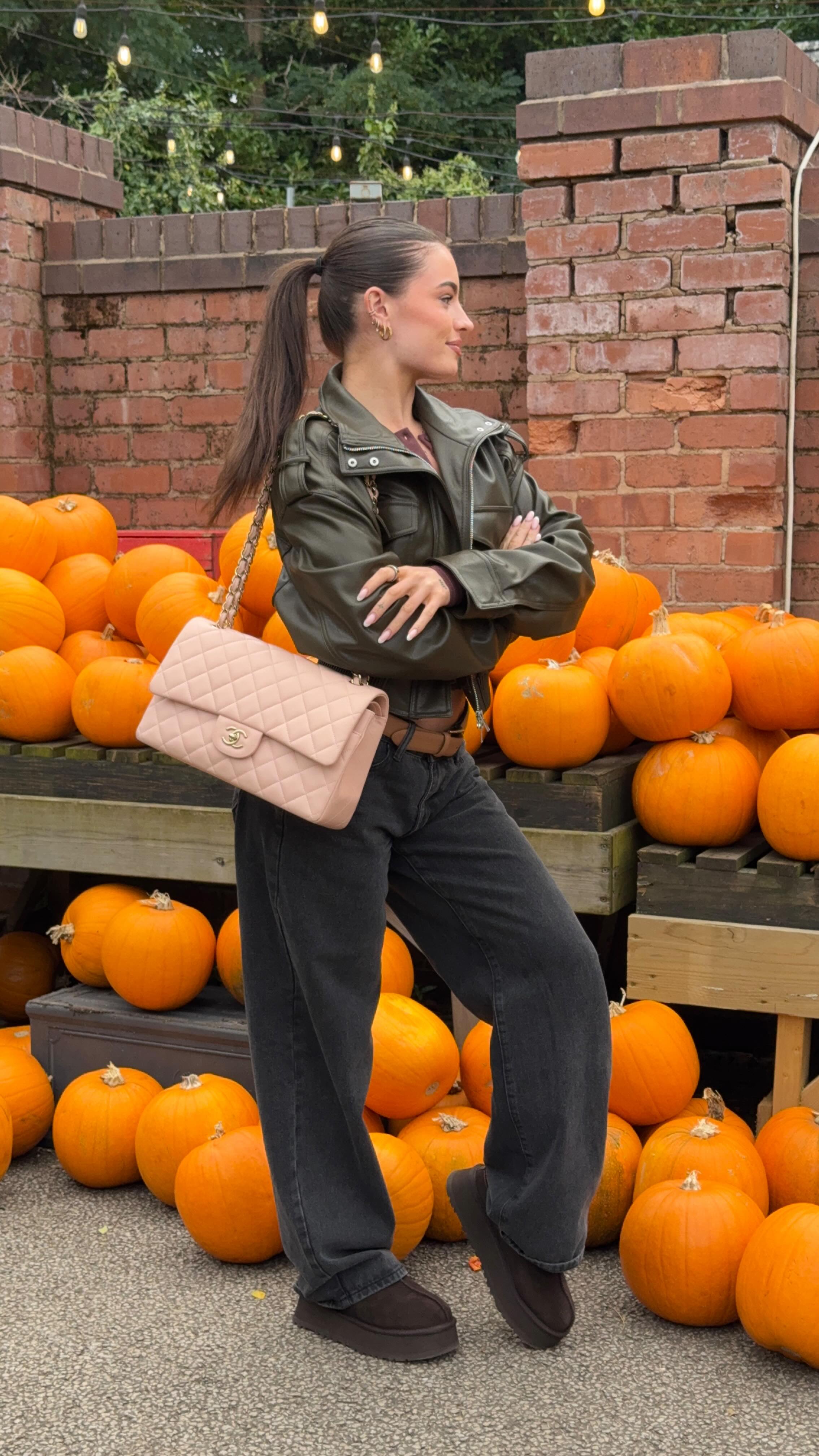 Instagram post by @mialaurengreen for EvolveYou. Caption reads: Same movements, more intention and intensity📈....